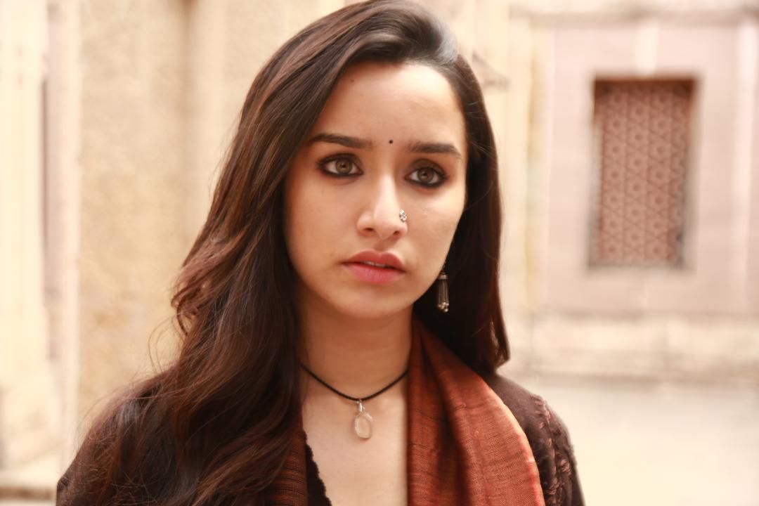 Did you know why Shraddha Kapoor wears a crystal pendent in Stree ?