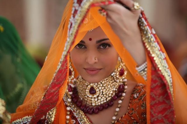 Aishwarya Rai Reveals How She Got Engaged To Abhishek Bachchan While Shooting For Khwaja Mere Khwaja