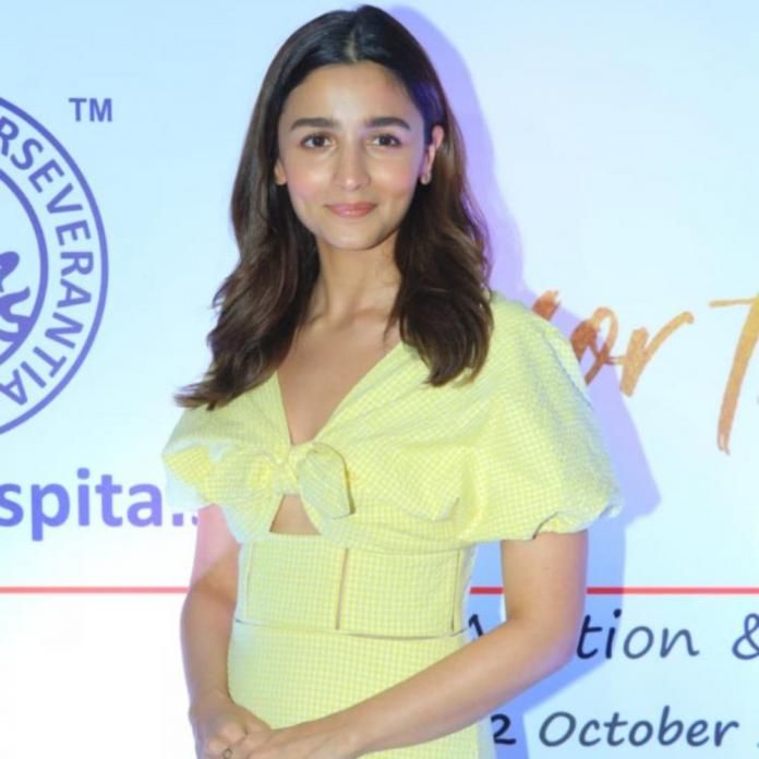 Alia Bhatt Gives Paparazzi A Lesson In Maintaining School Like Decorum, Asks Them To Stay Silent At An Event In A Hospital