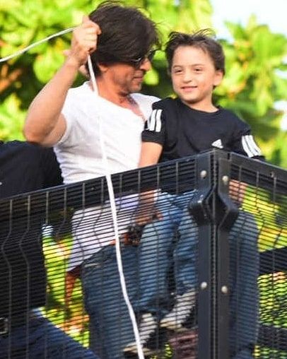 Shah Rukh Khan's Son AbRam Doesn't Relate To Why His Father Enjoys Such Fandom, Actor Wants To Make A Film That Proves It
