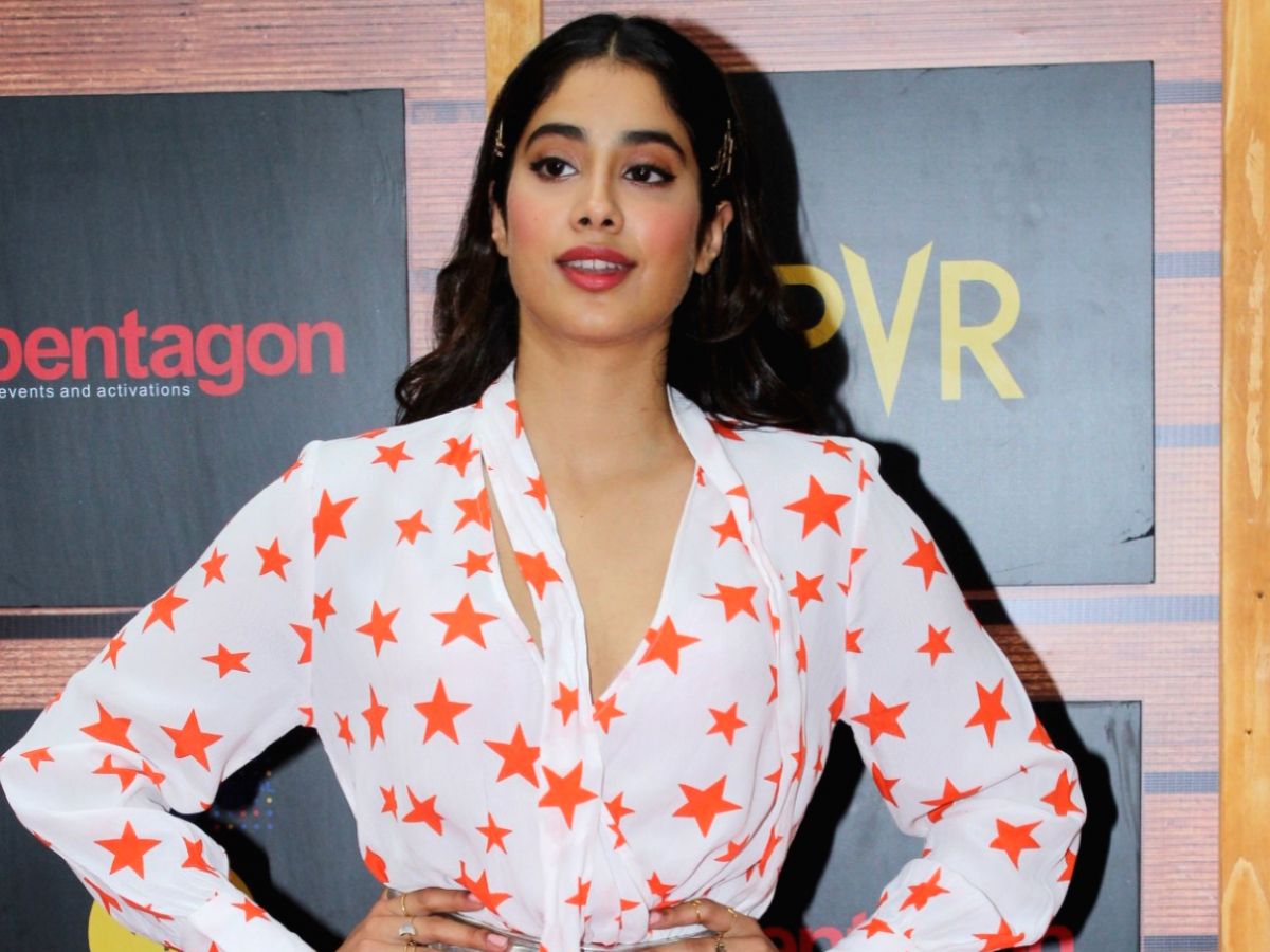 Janhvi Kapoor Says Getting Papped Is Weird But It Is Too Phony To Say 'Oh My God, I Am Getting So Much Attention'