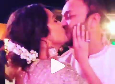 दोस्त की शादी में अंकिता लोखंडे ने बॉयफ्रेंड विक्की जैन को किया किस, विडियो वायरल !