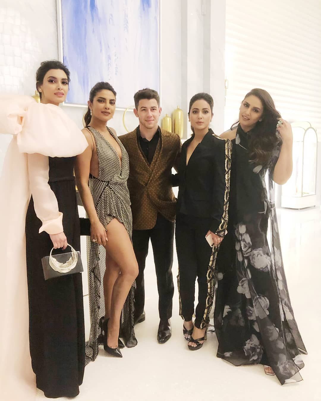Cannes 2019: Priyanka-Nick Chilling With Diana Penty, Huma Qureshi And Hina Khan Is The Pic Of The Day!