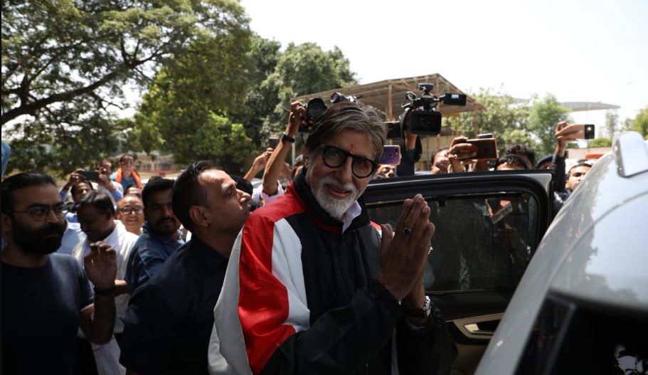 Amitabh Bachchan Begins Shooting For His Next Gulabo Sitabo In Lucknow