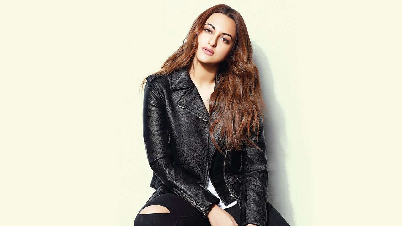 Sonakshi Sinha Refutes All Reports Of Committing Fraud After U.P. Police Pays Her A Visit