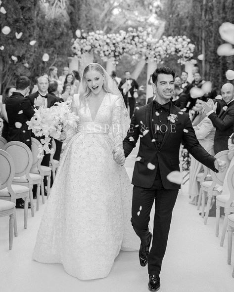 Joe Jonas And Sophie Turner's Wedding Pictures Are Here And Will Take Your Breath Away