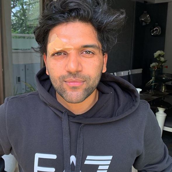 Guru Randhawa Returns To India With Stitches After Being Attacked In Vancouver