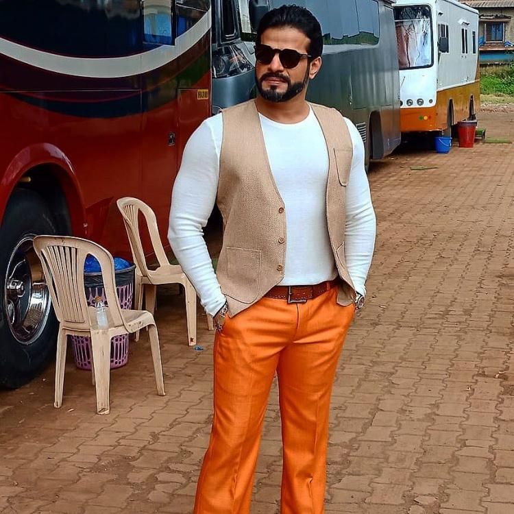 Karan Patel Reacts To Quitting Yeh Hai Mohabattein, Says He Can Never Seperate Himself From The Show! Watch Video...