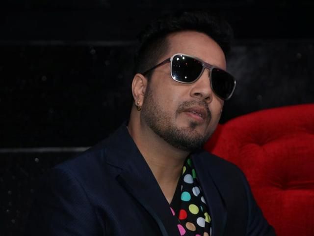 Mika Singh Performs At A Wedding In Karachi After Artcle 370 Gets Abolished, Sparks Social Media Outrage