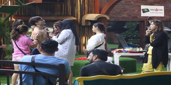 Bigg Boss 13: Day 1: Ameesha Patel Forces Inmates To Pass Food Using Only Their Mouths! 