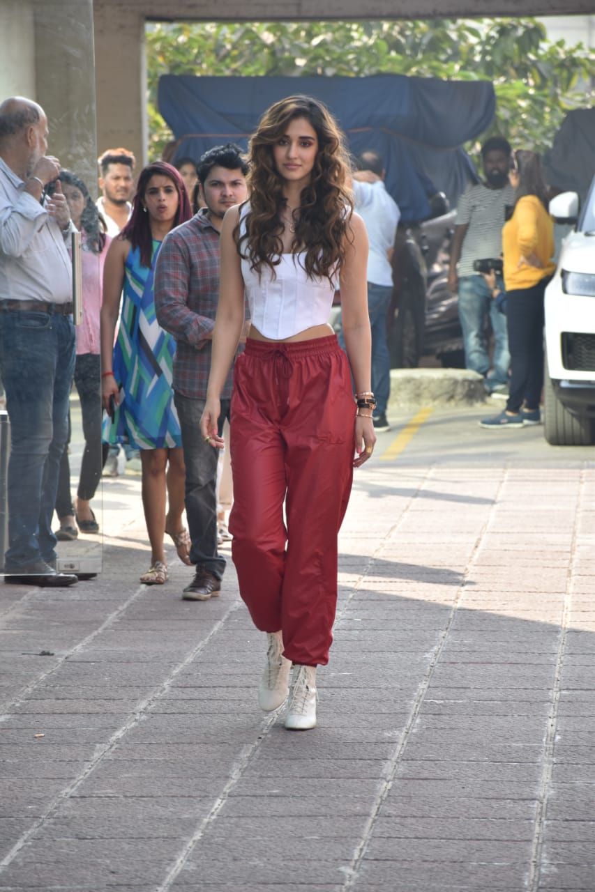 Here’s How To Get Disha Patani’s Chic Casual Look On A Budget