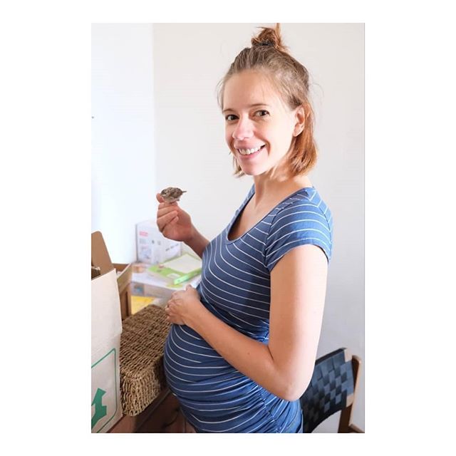 Kalki Koechlin Might Become A Mom ‘Any Time Now’, Shares A Picture With A Baby Sparrow To Convey Strong ‘Nesting Vibes’!