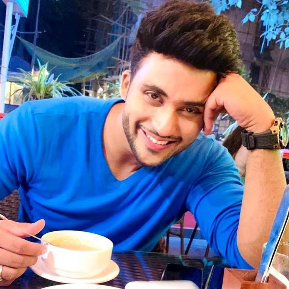 Naagin Actor Zuber Khan Gifts His Parents A Home In Mumbai, Gives The Place A Filmy Feel