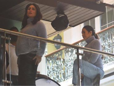 करीना कपूर बहन करिश्मा के साथ कर रही हैं प्रेग्नेंसी में शूटिंग, तस्वीर आई सामने 