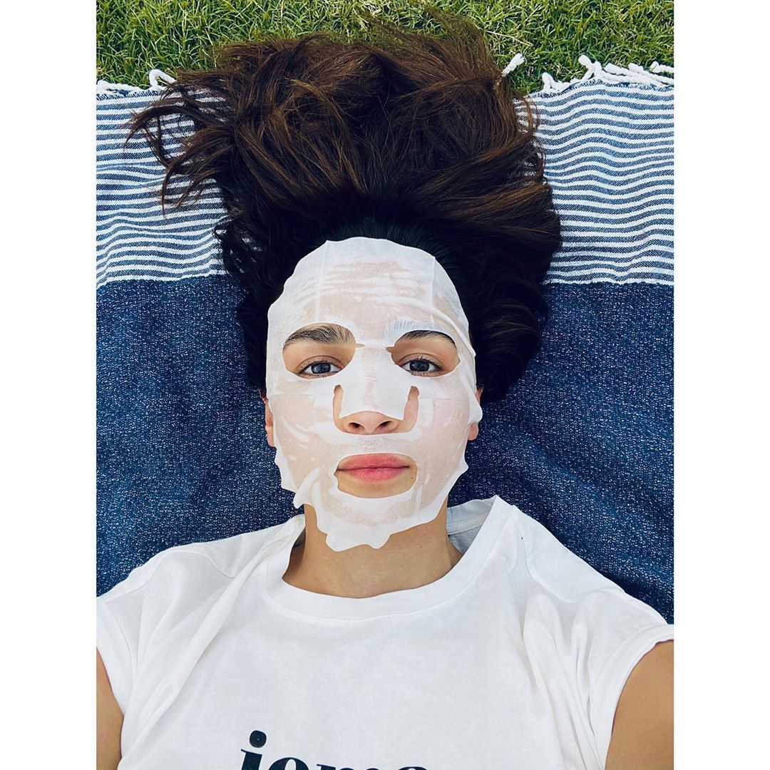 Alia Bhatt Gives Her Latest 'Throwback' Post A Savage Caption And It's Definitely Not About Skincare