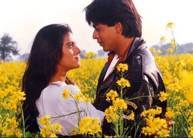 Shah Rukh Khan And Kajol Turn Raj And Simran Once Again As Dilwale Dulhania Le Jayenge Turns 25, Thank Fans For The Love