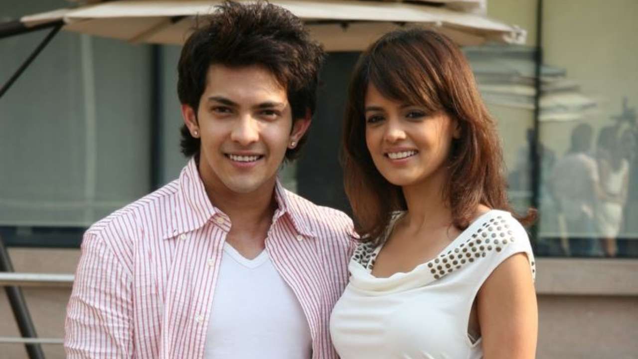 Aditya Narayan And Girlfriend Shweta Aggarwal Opt For A Small Temple Wedding; Singer Will Tie The Knot On December 1
