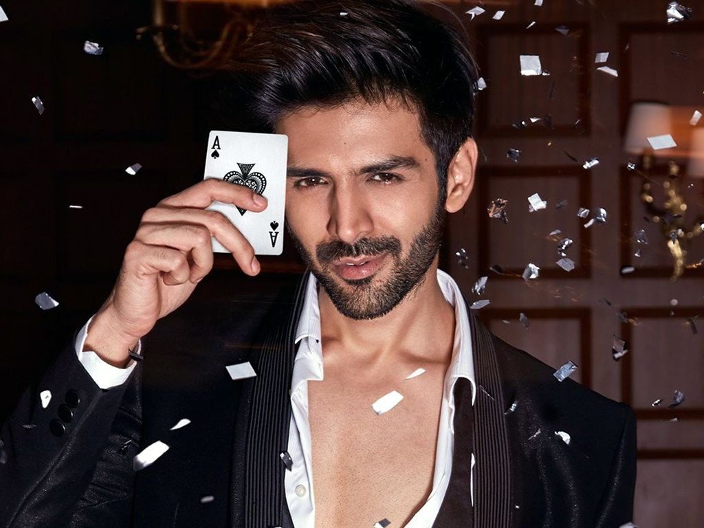 Shah Rukh Khan's Red Chillies Entertainment To Cast Kartik Aaryan In Their Next? Read Details...