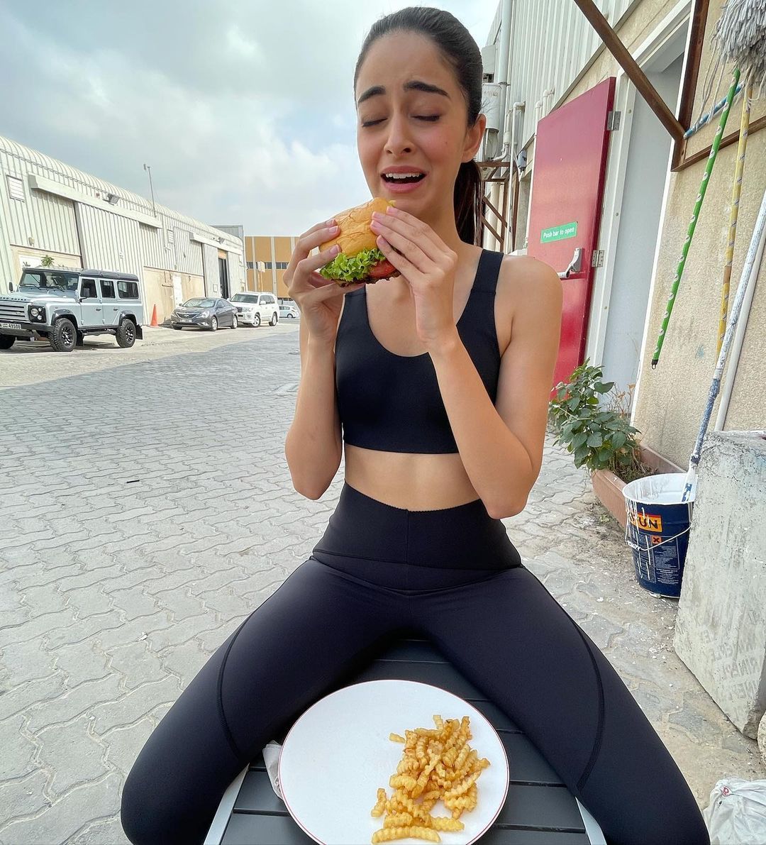 Ananya Panday Channelizes Her Inner Foodie; Gets Emotional On Being Reunited With A Burger