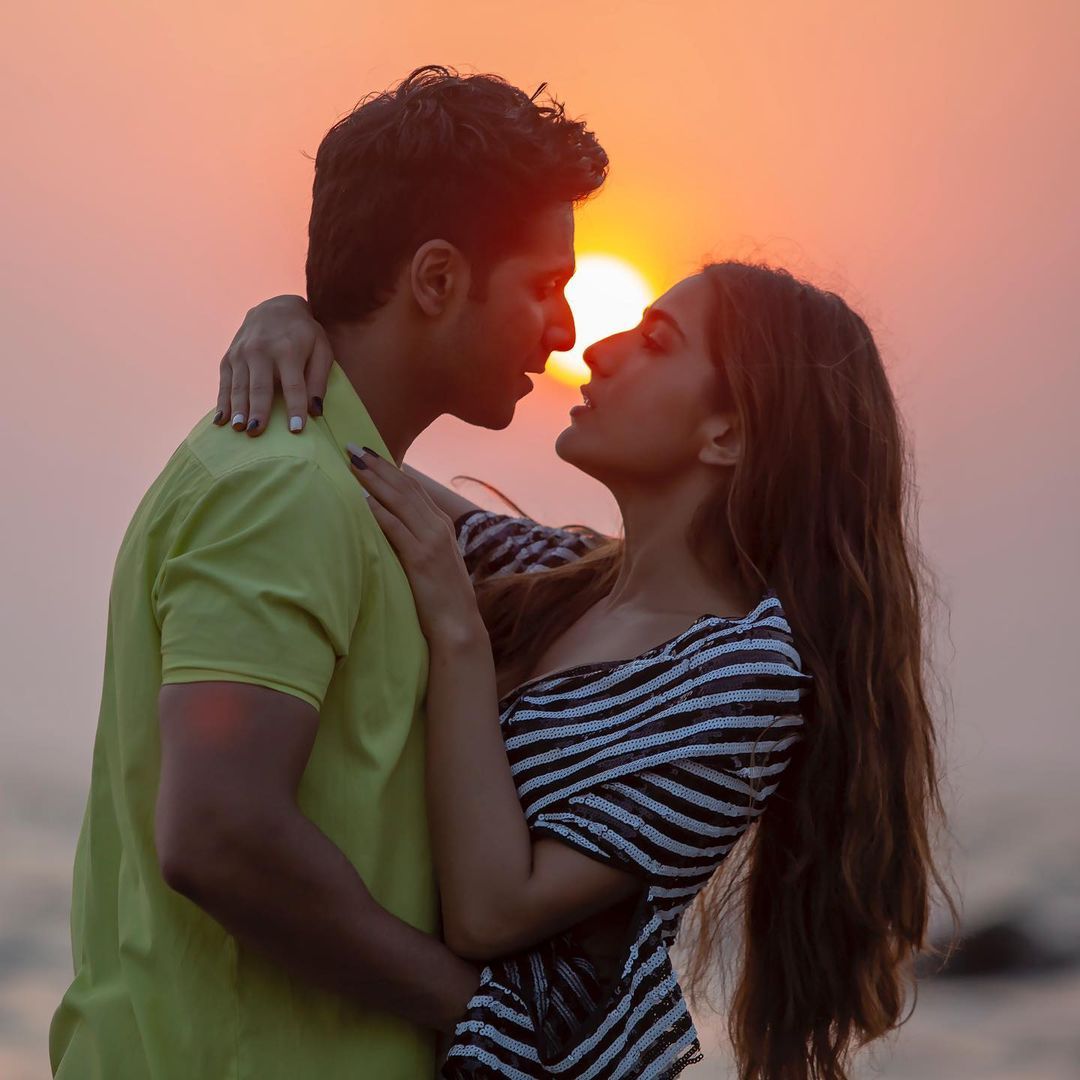 No Theatrical Release For Varun Dhawan-Sara Ali Khan Starrer Coolie No. 1 In India Or Overseas 