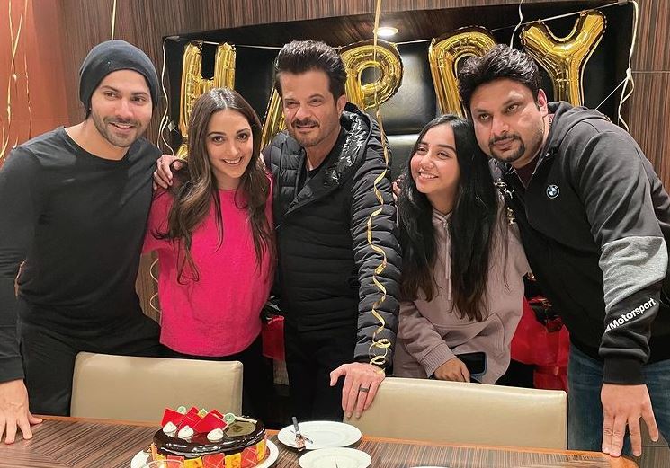Jug Jugg Jeeyo: Anil Kapoor Rings In 64th Birthday With Wife Sunita On The Sets; See Pics And Videos