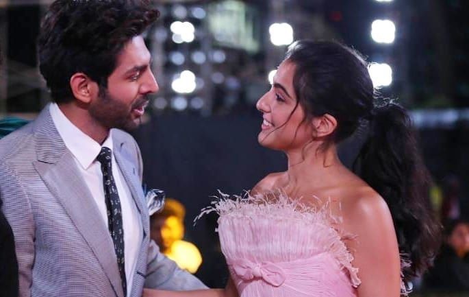 Kartik Aaryan And Sara Ali Khan’s Fans Ask Filmmakers To Cast Them Together After Their Picture Goes Viral
