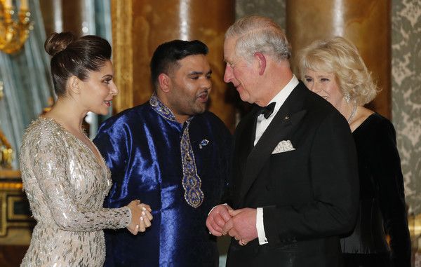  Coronavirus Outbreak: After Prince Charles Tests Positive, His Old Pictures With Singer Kanika Kapoor Go Viral
