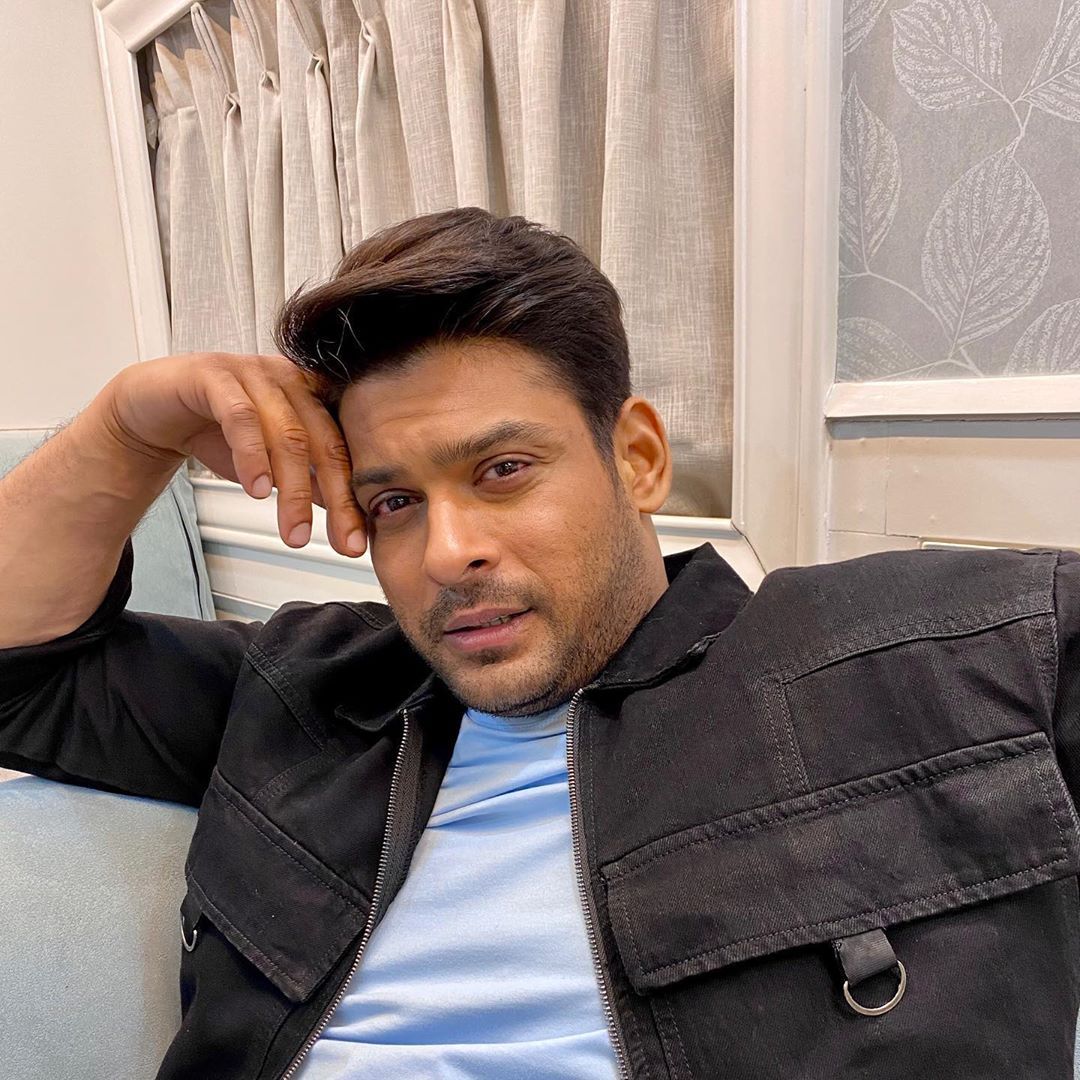 Sidharth Shukla Urges People To Be Indoors To Fight COVID 19: Please Don't Treat This Like A Vacation To Go Out