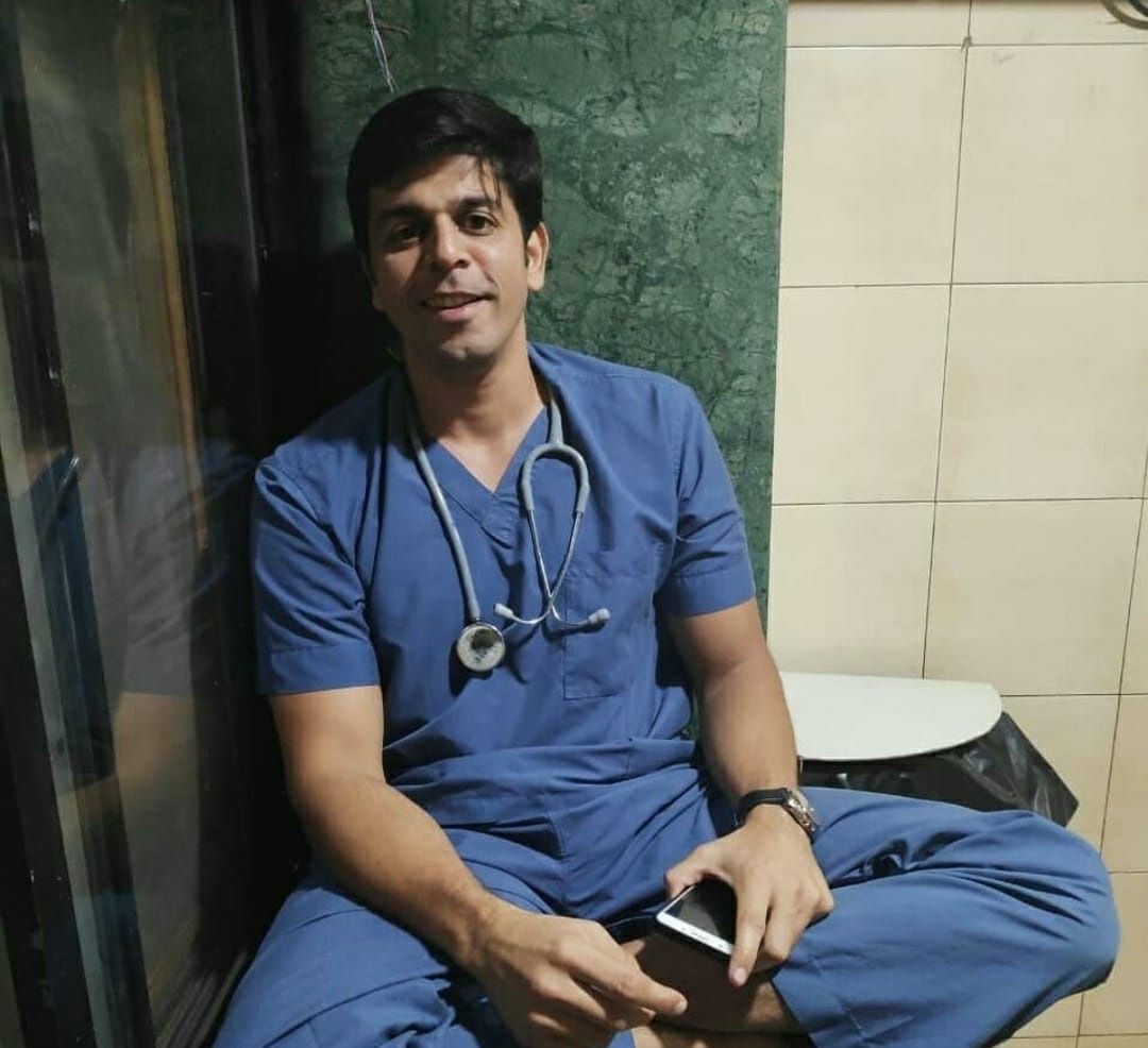 Coronavirus Pandemic: Gabbar Is Back Actor Ashish Gokhale Resumes His Duties As Doctor