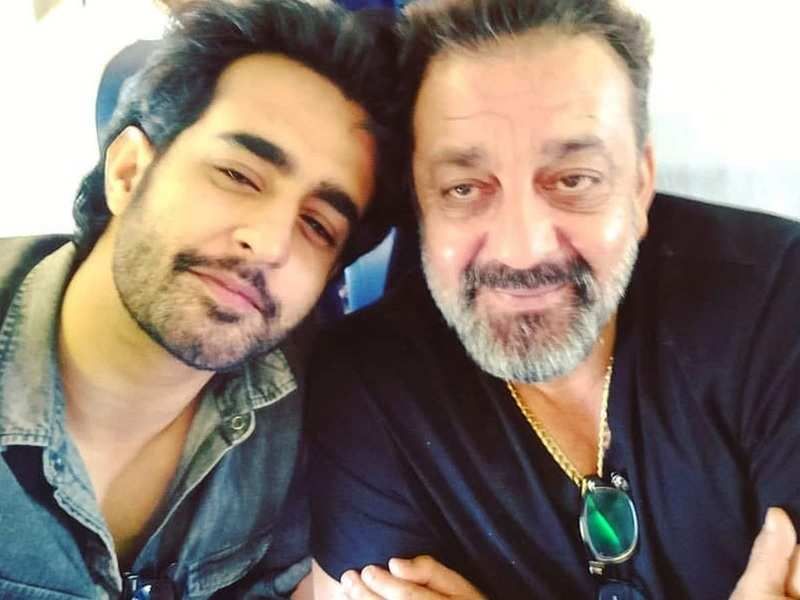 Prassthanam Actor Satyajeet Dubey’s Mother Tests Positive For COVID-19, Sanjay Dutt Her Get A Bed In The Hospital
