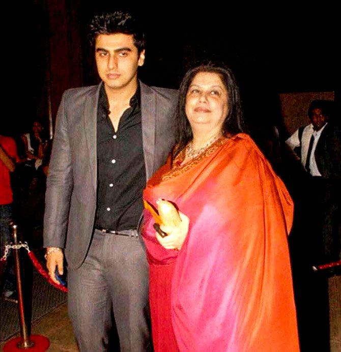 Mother’s Day 2020: Arjun Kapoor Gets Emotional, Requests Everyone To Hug Their Moms And Take Up Their Calls
