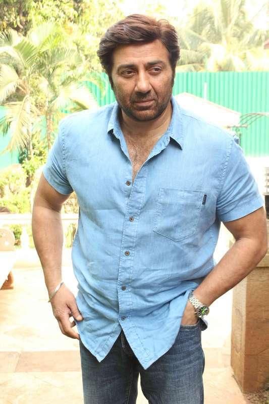 Sunny Deol Wants To Get Back To Acting, Says Being From A Filmy Background Is 'A Drawback Rather Than An Asset Now'