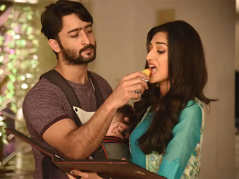 Erica Fernandes Gets Nostalgic As Her Debut Show Kuch Rang Pyar Ke Aise Bhi Makes A Comeback On TV