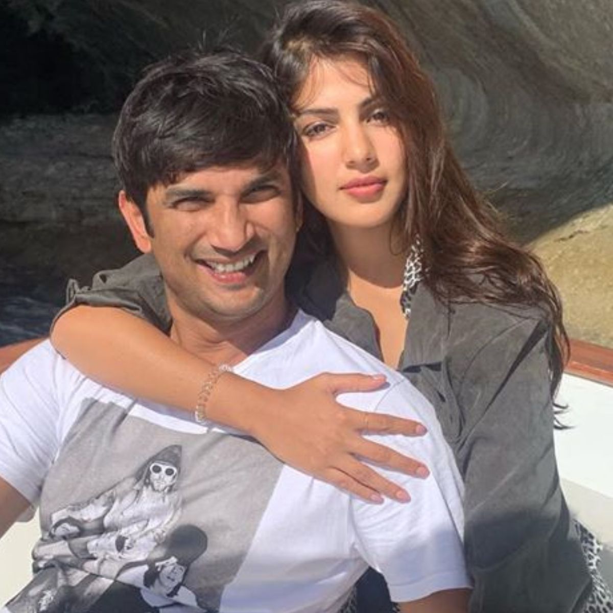 Sushant Singh Rajput’s Demise: Rhea Chakraborty Reveals She Had Informed Actor's Sister About His Condition Before Leaving In 11 Hour Interrogation
