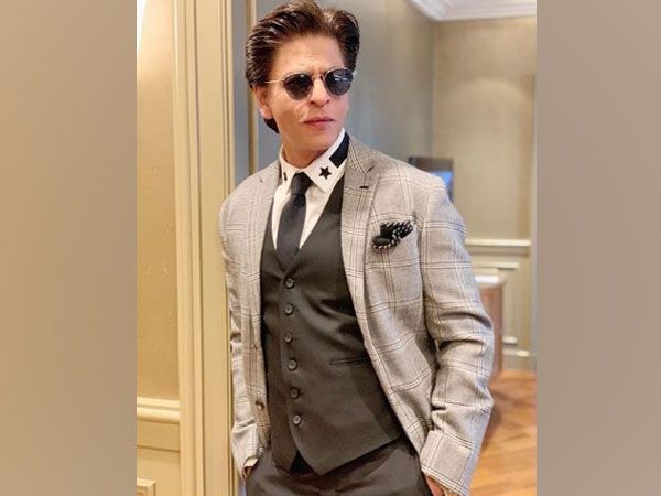 Shah Rukh Khan To Be Part Of Siddharth Anand’s Film First As Rajkumar Hirani's Film Fails To Get Permit To Shoot In Canada