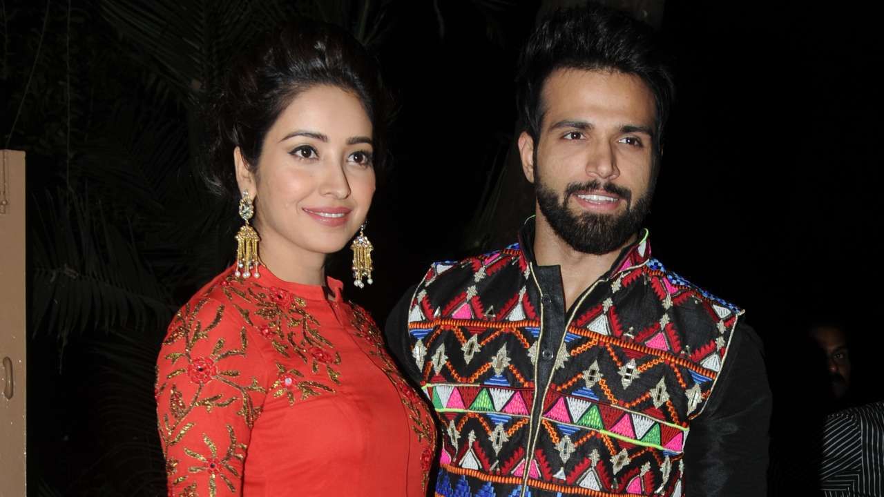 Asha Negi Says She Has ‘No Hard Feelings’ Against Ex Rithvik Dhanjani, Asks Fans Not To Judge Them For Their Break Up