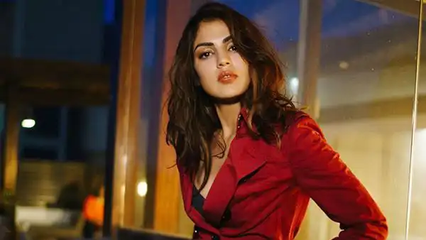 Was Rhea Chakraborty Using Her Mother's Phone To Make Contraband Related Calls And Messages? Here’s The Truth