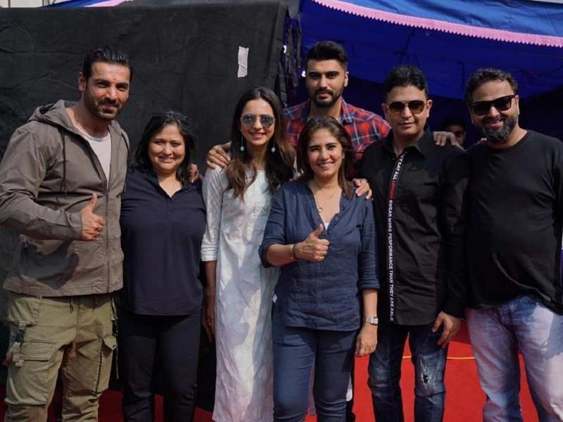 Arjun Kapoor And Rakul Preet Singh Starrer Cross-Border Film's Shoot Cancelled After Former Tests Positive For COVID-19