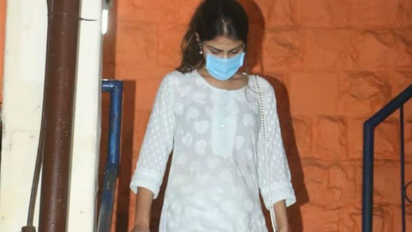 Rhea Chakraborty Was Not Permitted To Visit The Mortuary, Says BMC, Mumbai Police Yet To Respond