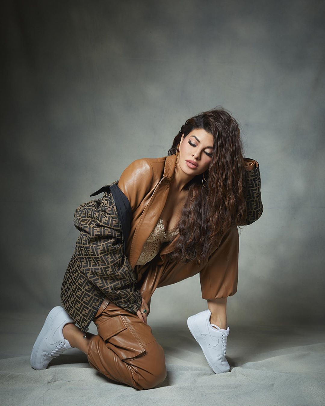 Jacqueline Fernandez Narrowly Escapes Covid-19 As Two Crew Members From Her Shoot Test Positive, She Tests Negative