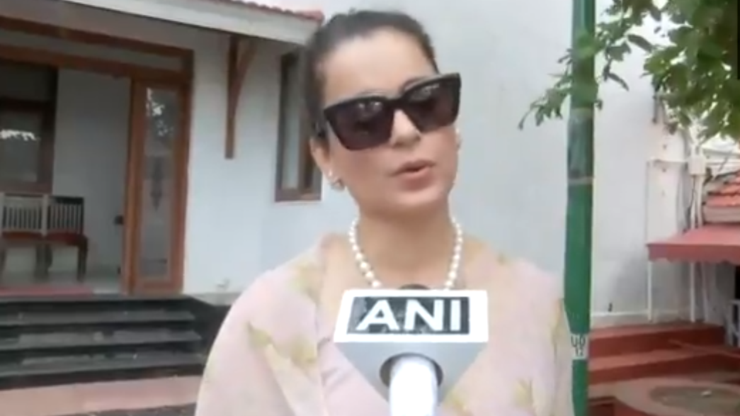 Kangana Ranaut Meets Maharashtra Governor Says, 'Told Him About Unjust Treatment, He Listened To Me Like A Daughter'