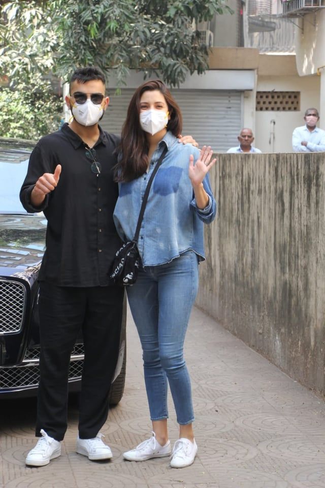 Newest Celebrity Parents Anushka Sharma And Virat Kohli Get Clicked For The First Time After Welcoming Their Daughter 