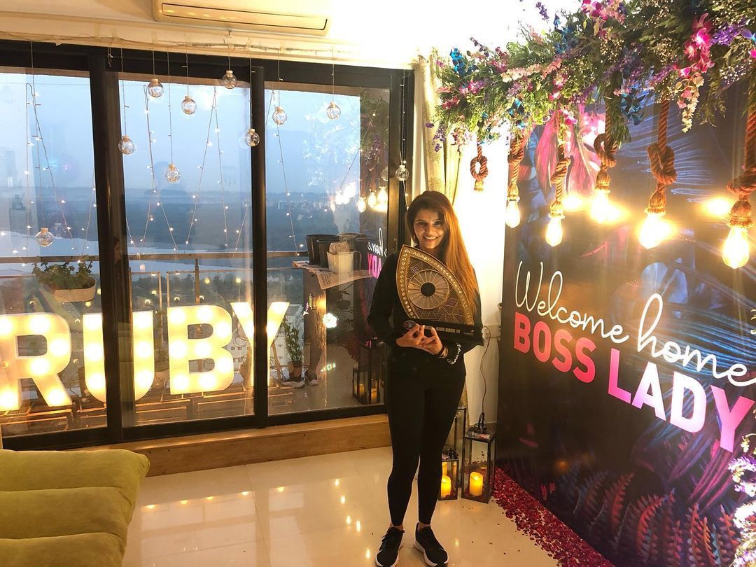 Bigg Boss 14 Winner Rubina Dilaik Gets A Warm Welcome By Abhinav And Family On Returning Home
