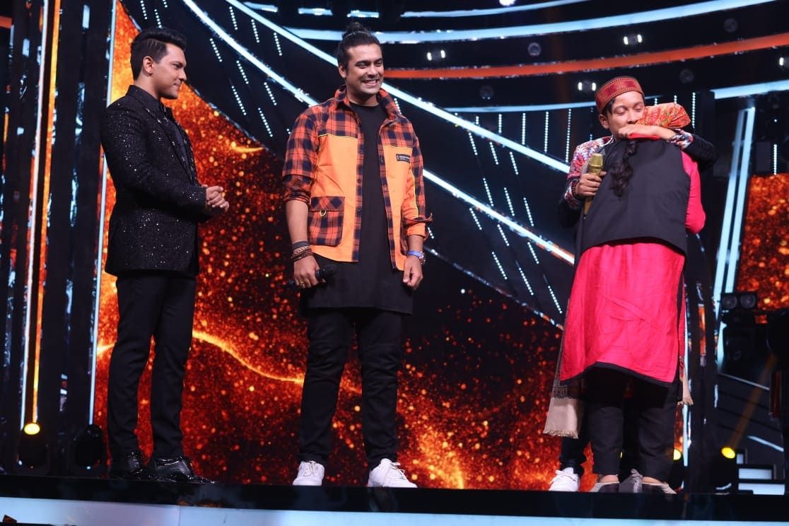 Indian Idol 12: Jubin Nautiyal Gives Pawandeep Rajan A Sweet Surprise