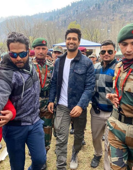 Vicky Kaushal Visits The Uri Base Camp After Receiving An Invitation, Conveys His Heartfelt Thanks