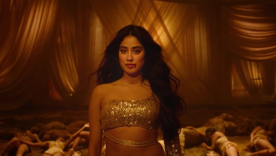 Roohi Song Nadiyon Paar: Janhvi Kapoor Flaunts Her Killer Dance Moves In This Not So Impressive Remix
