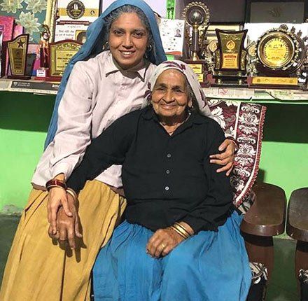 Shooter Dadi Chandro Tomar Dies Days After Testing Positive For Covid-19; Bhumi Pednekar, Taapsee Pannu Mourn The Loss