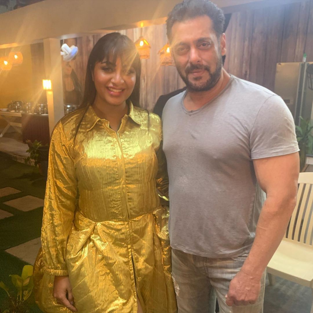 Arshi Khan Wishes To Share The Screen With Salman Khan; Reveals How Bigg Boss Changed Her Life