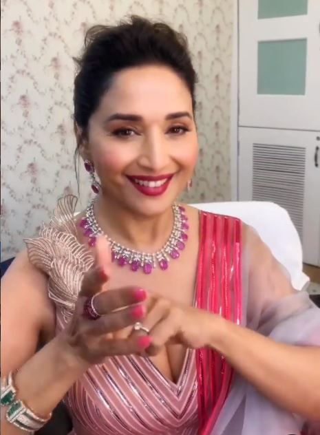 Madhuri Dixit Is On Trend WithThe Viral Bajre Da Sitta; See Video
