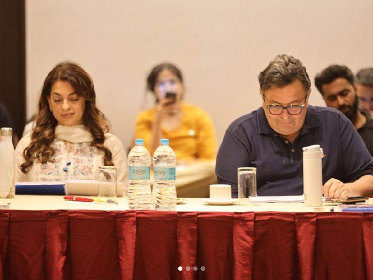 Rishi Kapoor Called Juhi Chawla An 'Insecure Actor' During Sharmaji Namkeen Shoot: 'I Was Worried If I Was Holding Up Well'